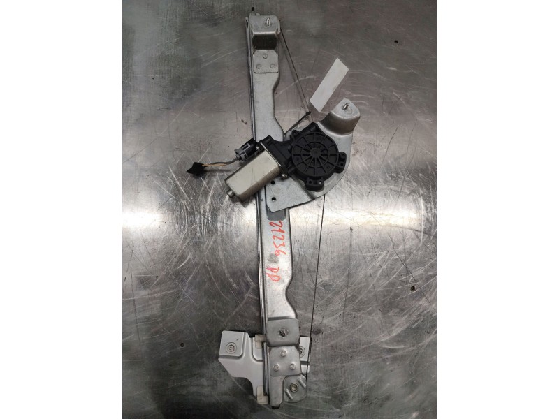 Recambio de elevalunas delantero derecho para dacia duster ambiance 4x2 referencia OEM IAM 3L06346  