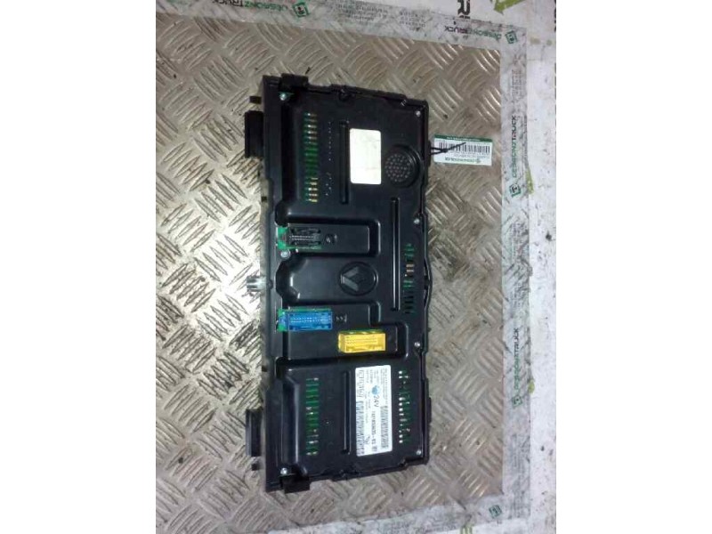 Recambio de cuadro instrumentos para renault premium lander fg 4x2 cabina larga referencia OEM IAM 7421050635  