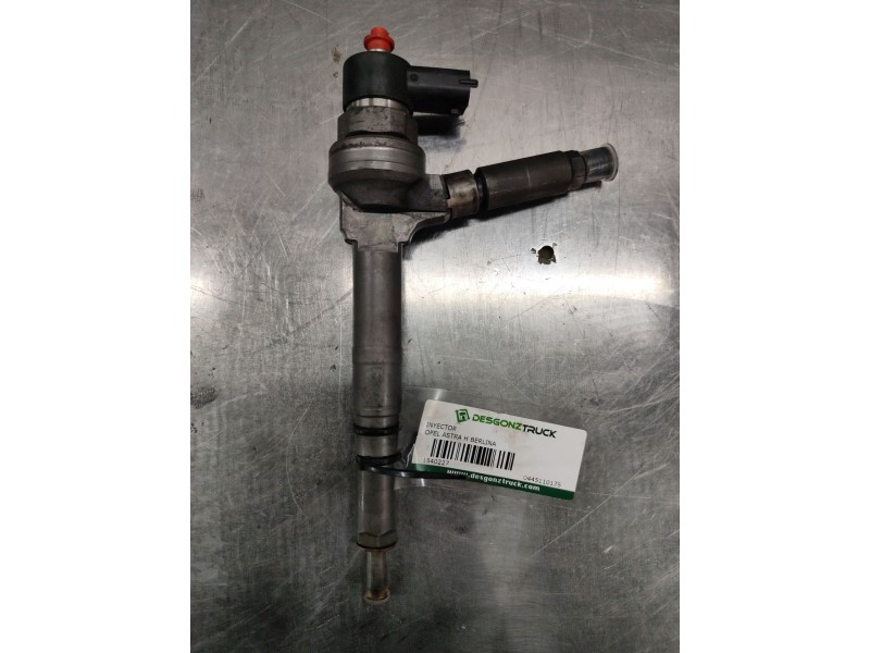 Recambio de inyector para opel astra h berlina cosmo referencia OEM IAM 0445110175  