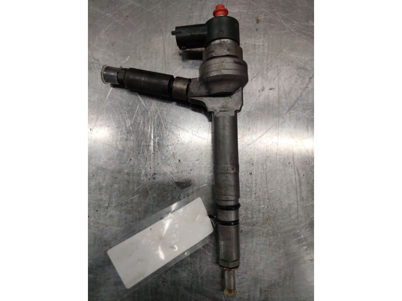 Recambio de inyector para opel astra h berlina cosmo referencia OEM IAM 0445110175  
