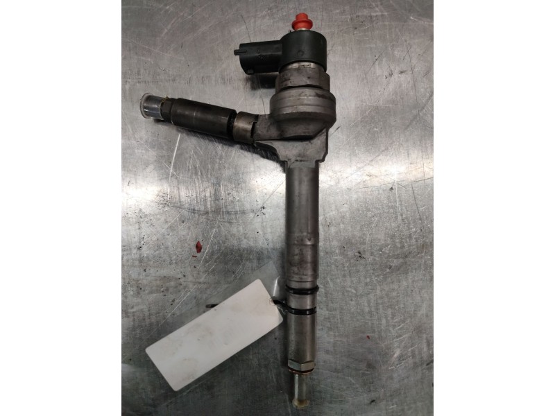 Recambio de inyector para opel astra h berlina cosmo referencia OEM IAM 0445110175  