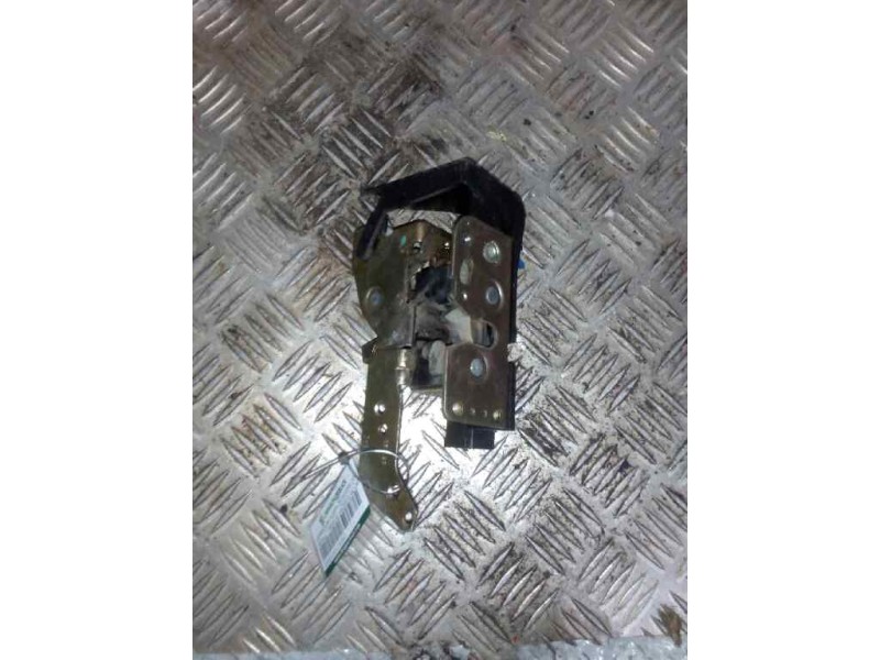 Recambio de cerradura puerta delantera derecha para renault premium lander fg 4x2 cabina larga referencia OEM IAM 7420864258  