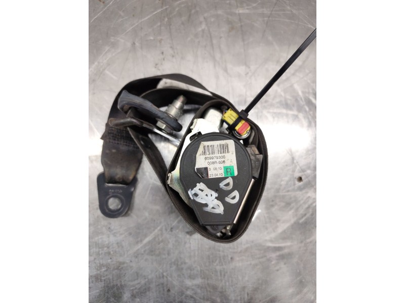Recambio de cinturon seguridad delantero derecho para dacia duster ambiance 4x2 referencia OEM IAM 609979300  