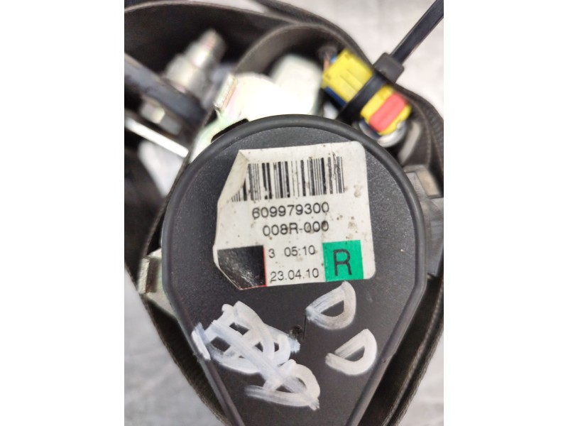 Recambio de cinturon seguridad delantero derecho para dacia duster ambiance 4x2 referencia OEM IAM 609979300  