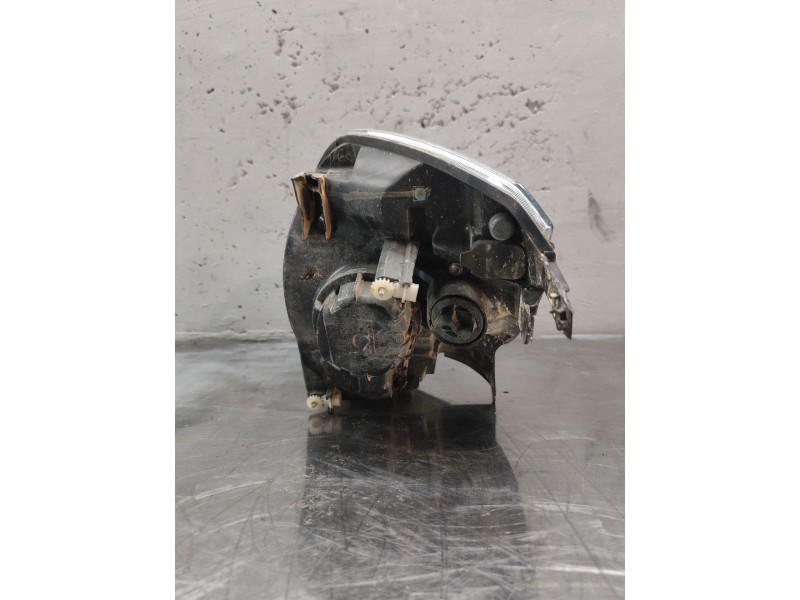 Recambio de faro izquierdo para ford fiesta (cbk) ambiente referencia OEM IAM   