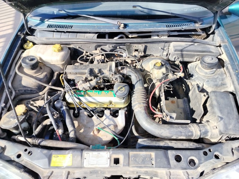 ford fiesta berlina (dx) del año 2002