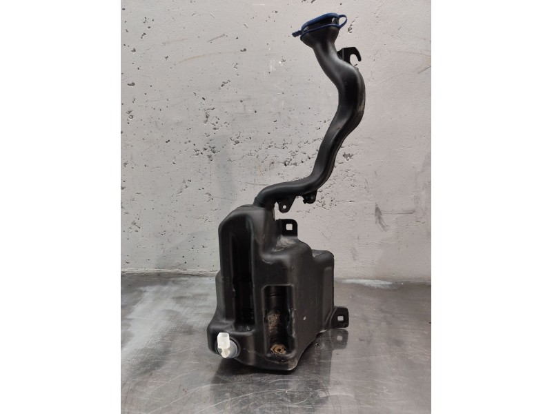 Recambio de deposito limpia para infiniti q30 1.5 d referencia OEM IAM A2468690220  