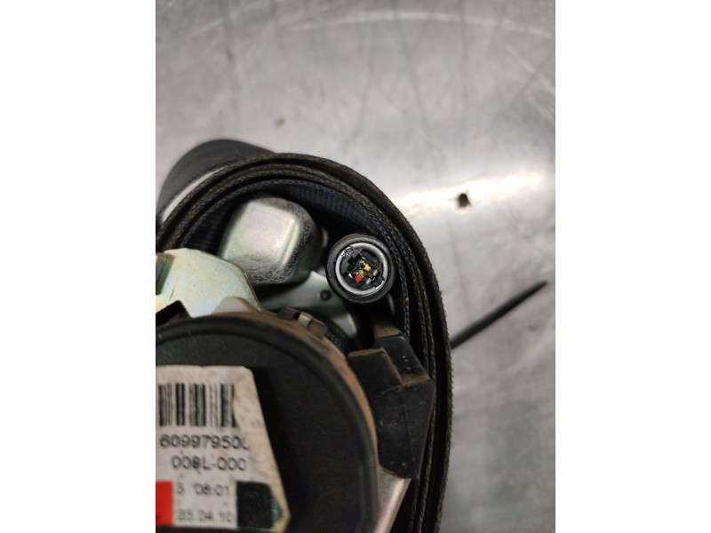 Recambio de cinturon seguridad delantero izquierdo para dacia duster ambiance 4x2 referencia OEM IAM 609979500  