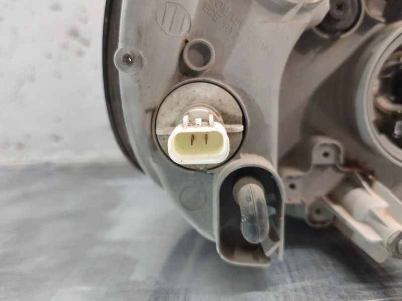 Recambio de faro izquierdo para kia carnival ii (gq) 2.9 crdi referencia OEM IAM lhd9980  