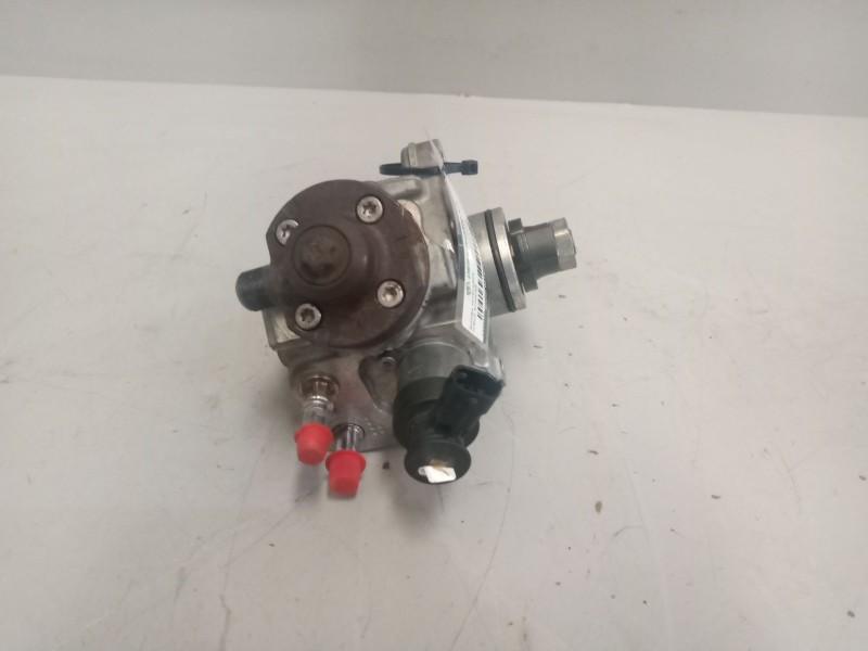 Recambio de bomba inyeccion para iveco sunrise referencia OEM IAM 5801572470  0445010586