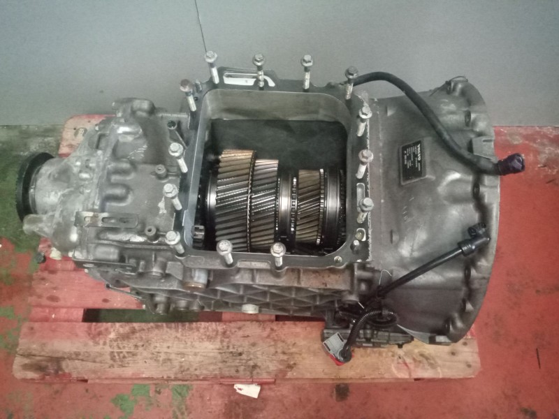 Recambio de caja cambios para volvo fh xxx referencia OEM IAM AT2812F  60150785