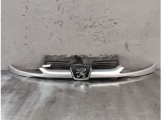 Recambio de rejilla delantera para peugeot 206 berlina x-line referencia OEM IAM   