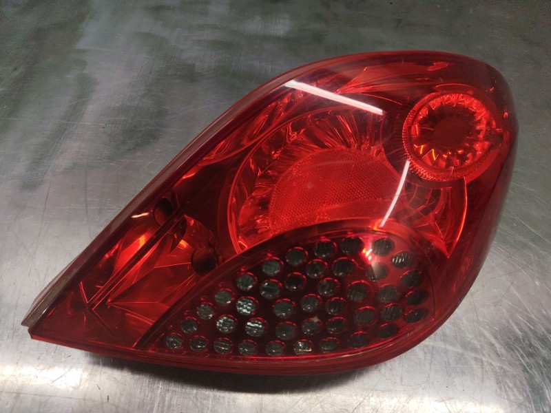 Recambio de piloto trasero derecho para peugeot 207 xs referencia OEM IAM   6 PINS