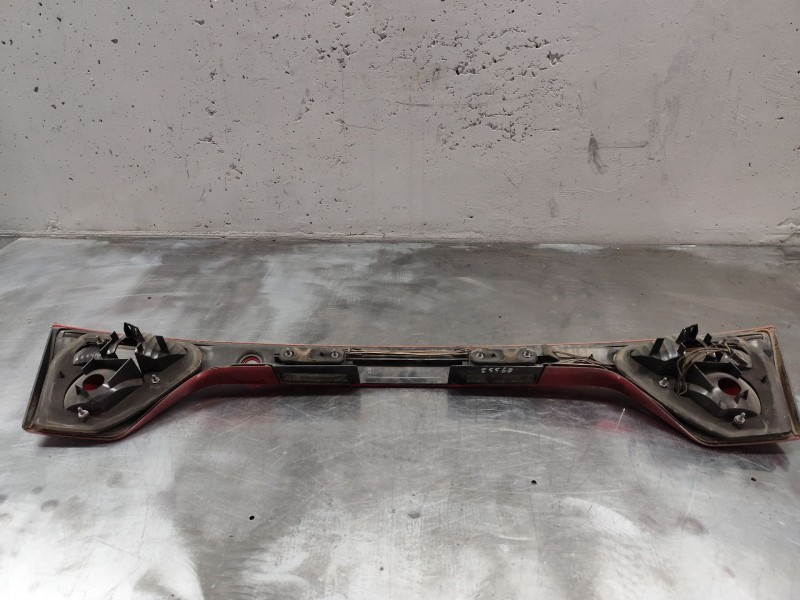 Recambio de piloto trasero central para seat toledo ii (1m2) 1.9 tdi referencia OEM IAM 1M5945225D  