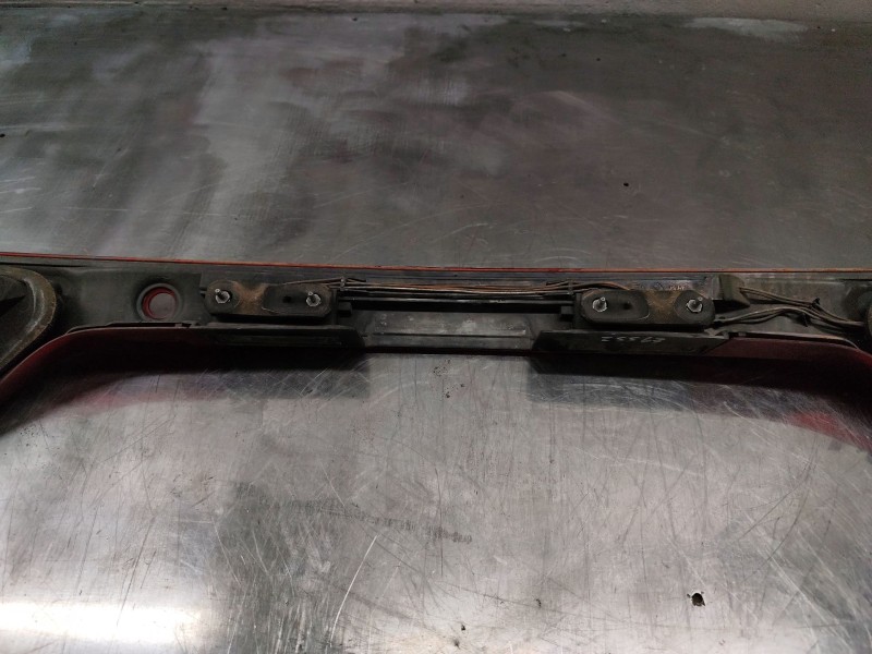 Recambio de piloto trasero central para seat toledo ii (1m2) 1.9 tdi referencia OEM IAM 1M5945225D  