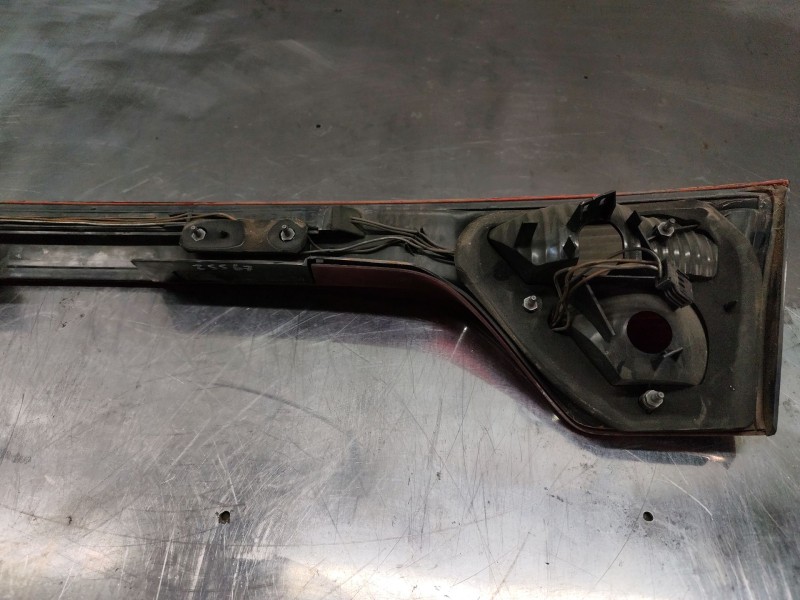 Recambio de piloto trasero central para seat toledo ii (1m2) 1.9 tdi referencia OEM IAM 1M5945225D  