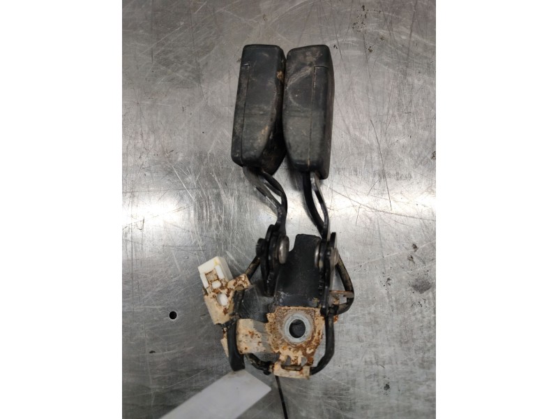 Recambio de enganche de cinturon trasero central para mazda cx-5 (kf) 2.2 d referencia OEM IAM   