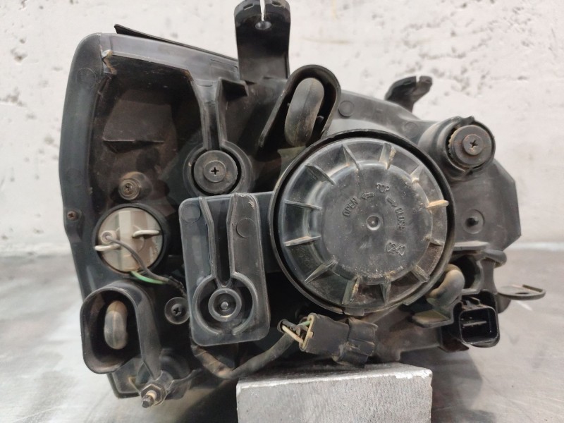 Recambio de faro izquierdo para kia carens 2.0 crdi ex monovolumen referencia OEM IAM   