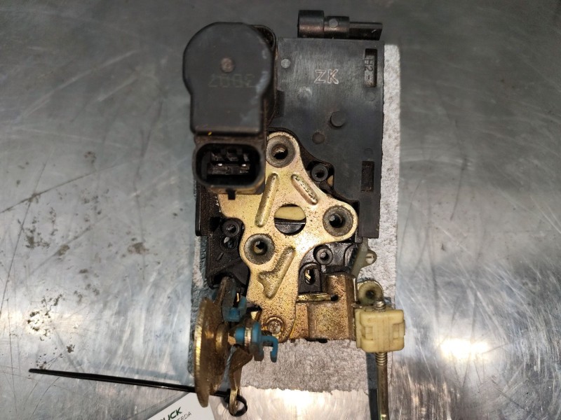 Recambio de cerradura puerta delantera izquierda para daewoo nubira berlina 2.0 cat referencia OEM IAM   
