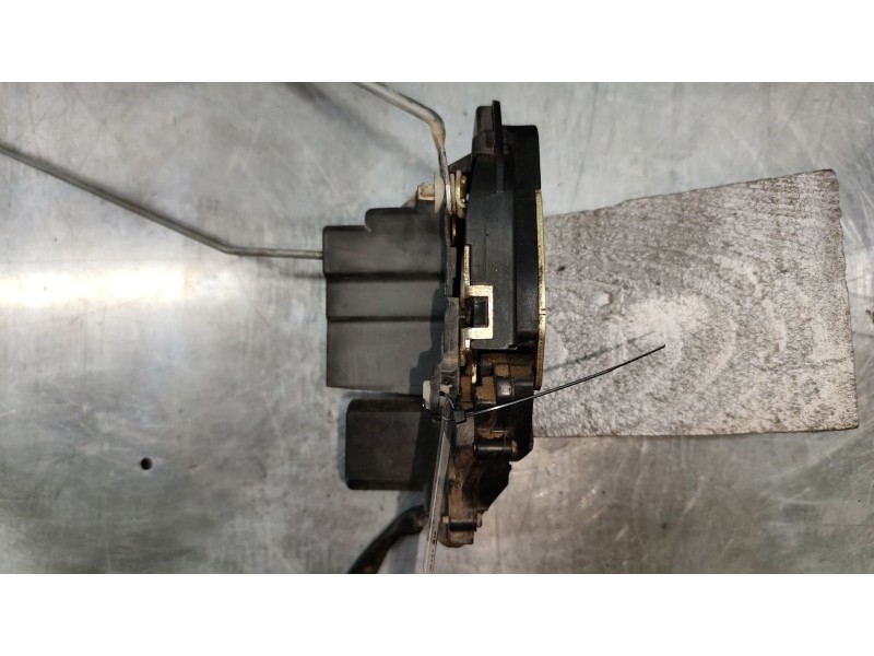 Recambio de cerradura puerta delantera izquierda para kia carens 2.0 crdi ex monovolumen referencia OEM IAM   