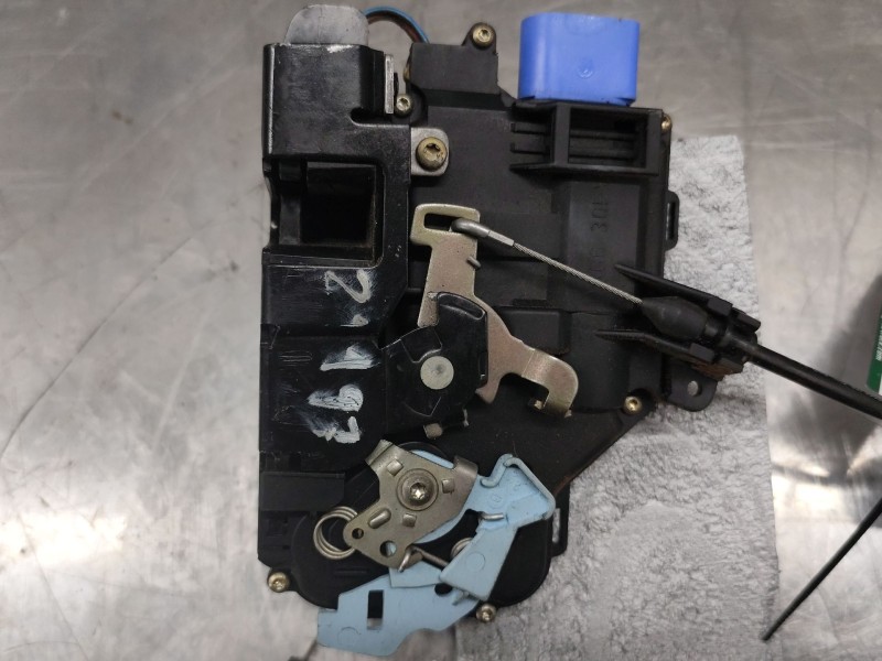 Recambio de cerradura puerta delantera derecha para volkswagen golf v berlina (1k1) conceptline (e) referencia OEM IAM   