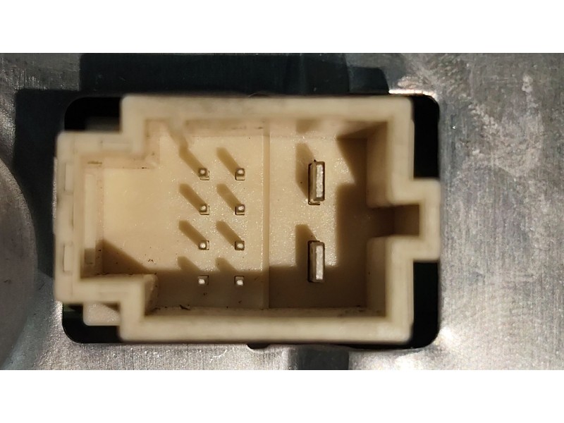 Recambio de cuadro instrumentos para mercedes-benz eqb (x243) eqb 250+ (243.602) referencia OEM IAM A1779008016  