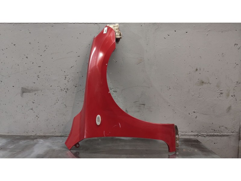 Recambio de aleta delantera derecha para mazda 3 berlina (bk) 1.6 vvt active referencia OEM IAM   