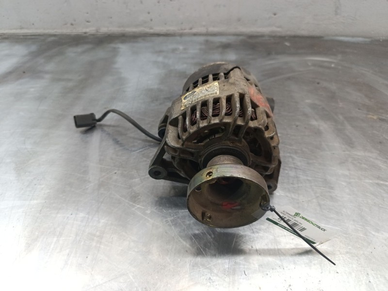 Recambio de alternador para ford fiesta berlina referencia OEM IAM 63321711B  