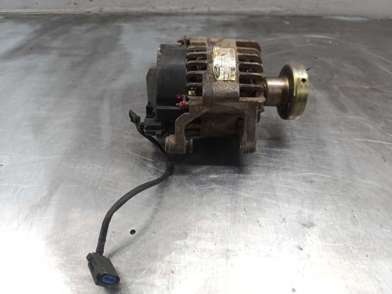 Recambio de alternador para ford fiesta berlina referencia OEM IAM 63321711B  
