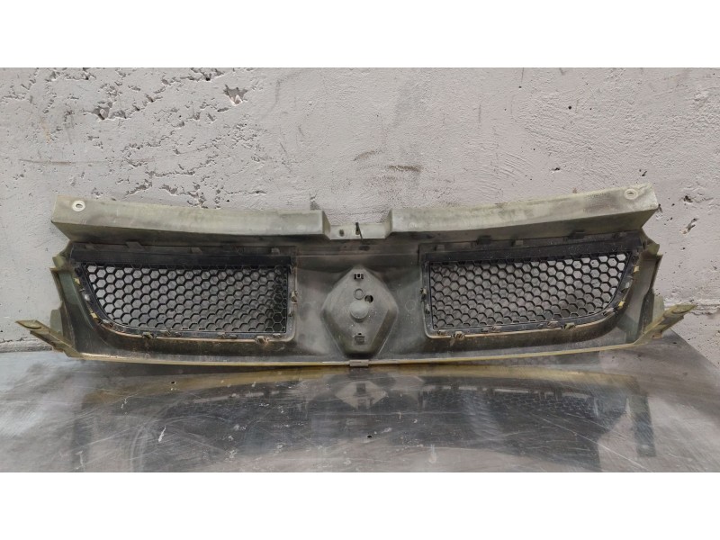 Recambio de rejilla delantera para renault trafic ii furgoneta (fl) 1.9 dci 100 (fl0c) referencia OEM IAM   