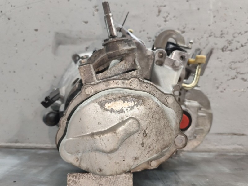 Recambio de caja cambios para peugeot 308 confort referencia OEM IAM 20DM75  