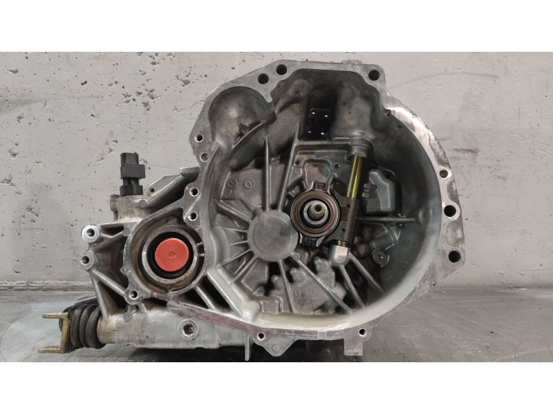Recambio de caja cambios para nissan primera (p11) 1.8 16v referencia OEM IAM 6j01  