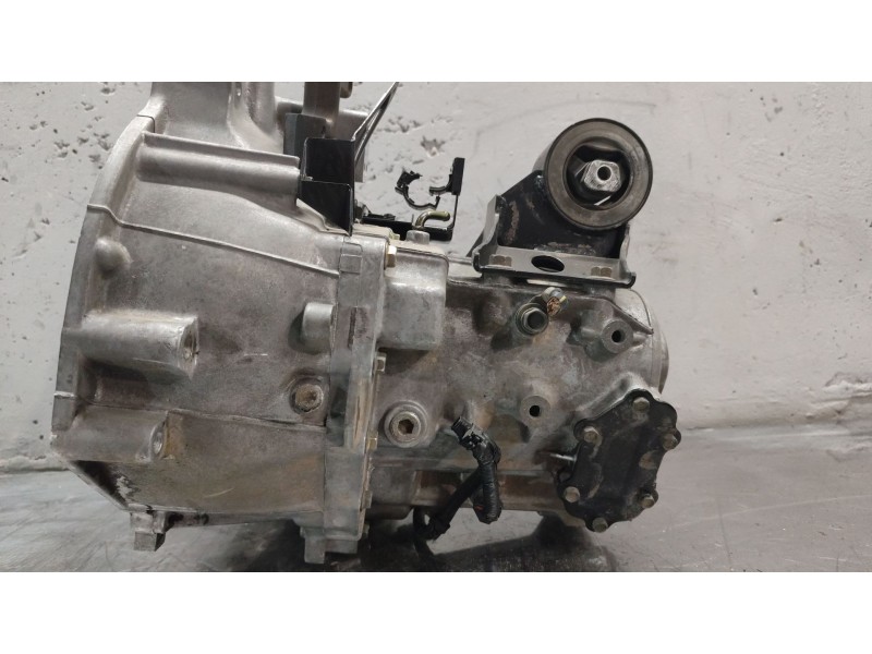 Recambio de caja cambios para nissan primera (p11) 1.8 16v referencia OEM IAM 6j01  