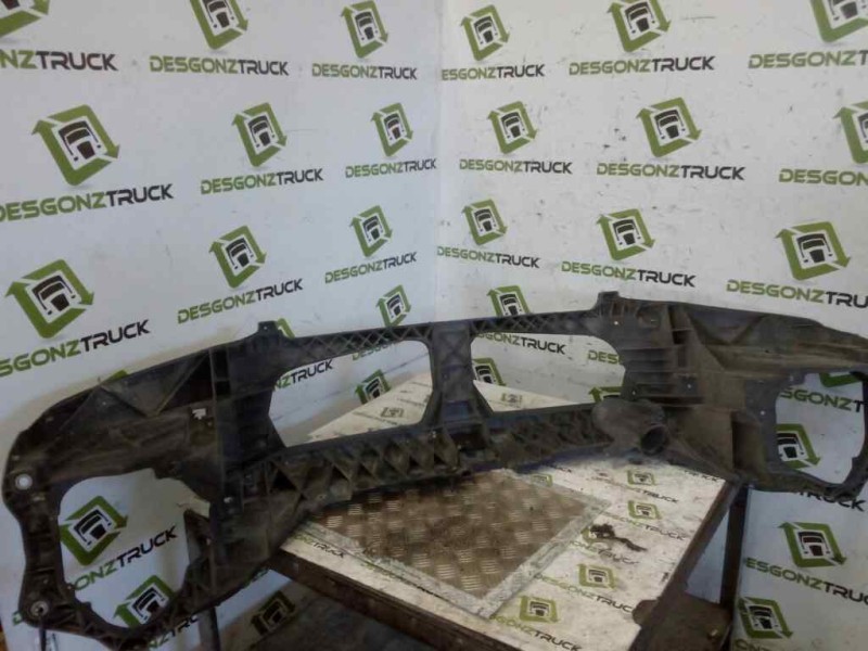 Recambio de panel frontal para renault mascott fg 160. 35/55/65 cabina individual referencia OEM IAM 8200202909  