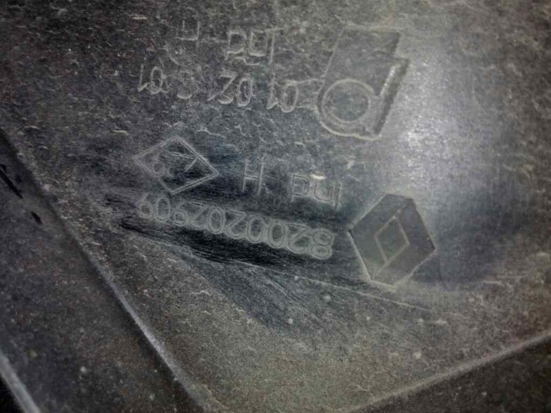 Recambio de panel frontal para renault mascott fg 160. 35/55/65 cabina individual referencia OEM IAM 8200202909  