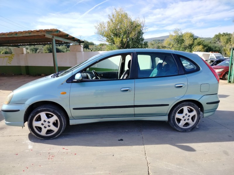 nissan almera tino (v10m) del año 2001