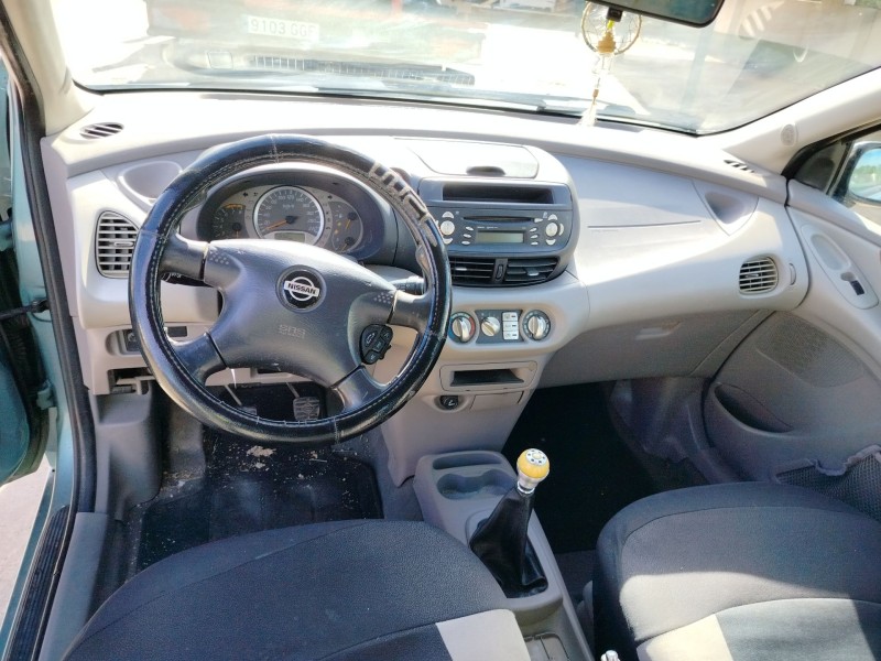 nissan almera tino (v10m) del año 2001