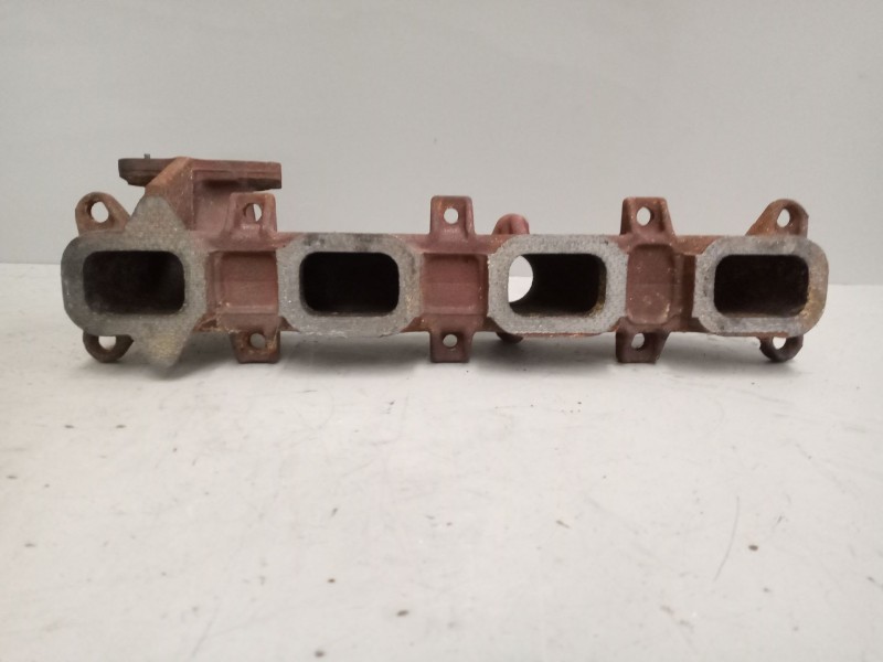 Recambio de colector escape para iveco sunrise referencia OEM IAM 5801554418  