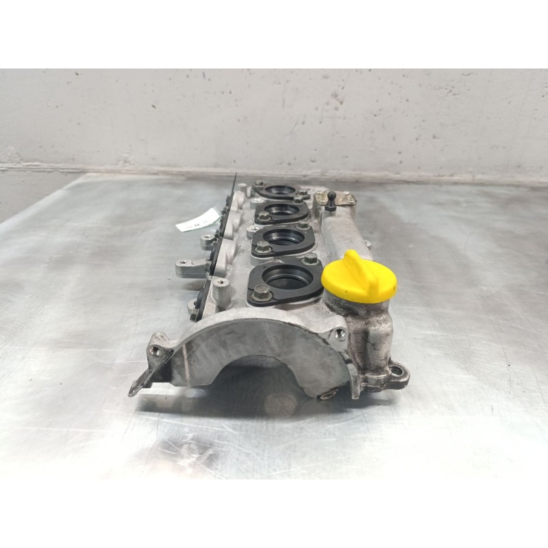 Recambio de tapa balancines para opel combo (corsa c) 1.7 16v cdti referencia OEM IAM   