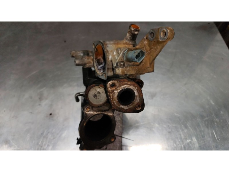 Recambio de cuerpo termostato para ford fiesta v (jh_, jd_) 1.4 16v referencia OEM IAM 8973586130  