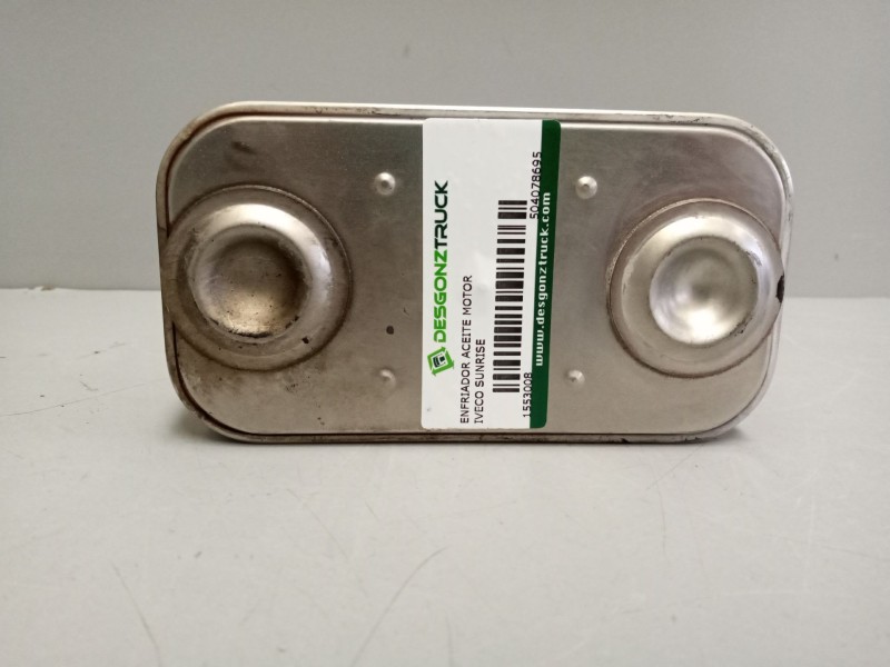 Recambio de enfriador aceite motor para iveco sunrise referencia OEM IAM 504078695  