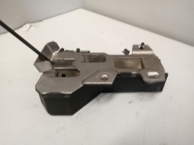 Recambio de cerradura para volvo fh xxx referencia OEM IAM 82208559  