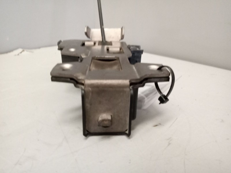 Recambio de cerradura para volvo fh xxx referencia OEM IAM 82208559  