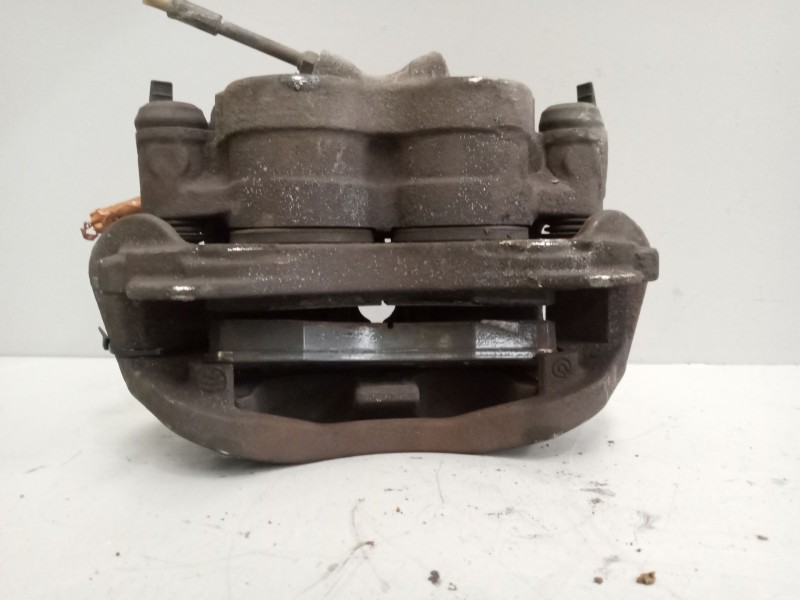 Recambio de pinza freno delantera izquierda para nissan cabstar 01.04  3.0 diesel referencia OEM IAM 730203  