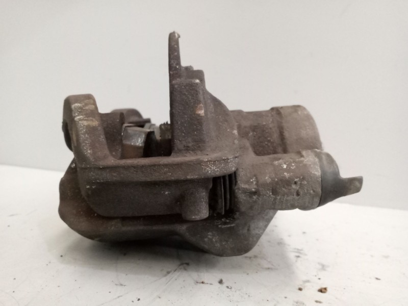 Recambio de pinza freno delantera izquierda para nissan cabstar 01.04  3.0 diesel referencia OEM IAM 730203  