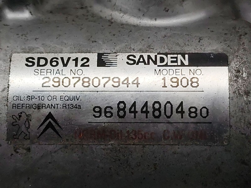 Recambio de compresor aire acondicionado para citroën c3 1.4 furio referencia OEM IAM 9684480480  