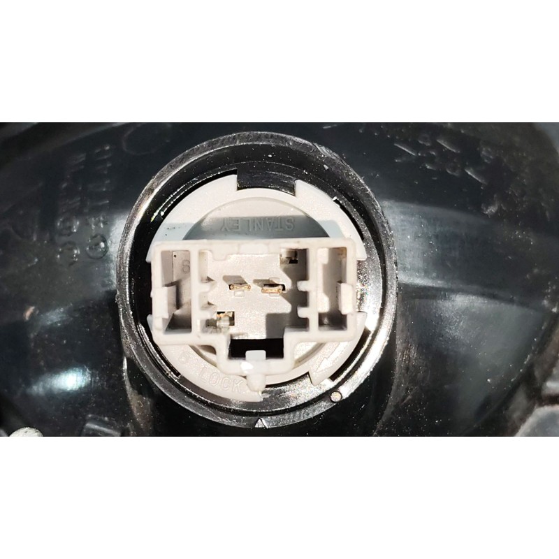 Recambio de piloto trasero izquierdo interior para mazda 3 berlina (bk) 1.6 vvt active referencia OEM IAM   