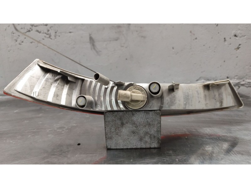 Recambio de piloto intermitente para renault trafic ii furgoneta (fl) 1.9 dci 100 (fl0c) referencia OEM IAM   