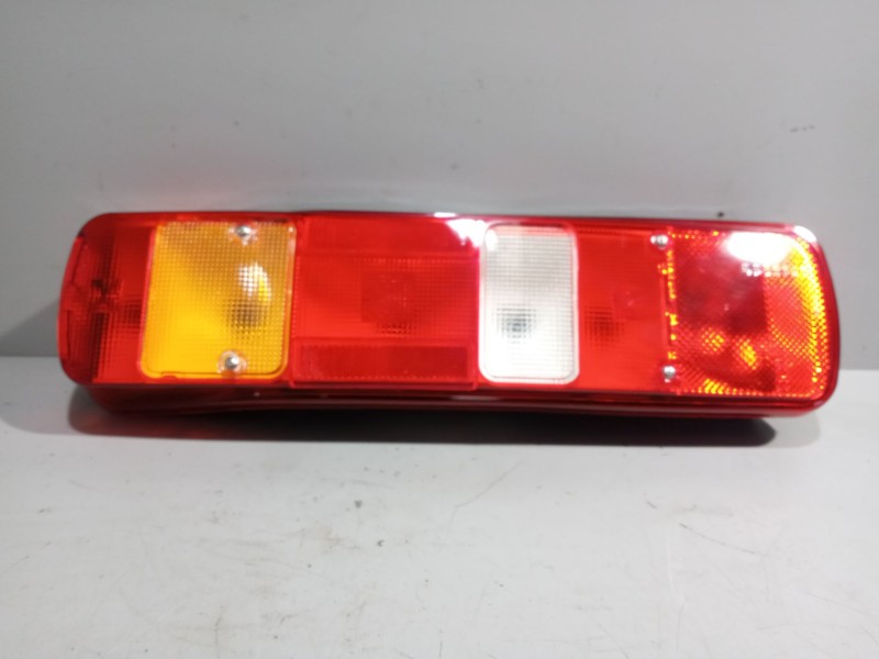 Recambio de piloto trasero izquierdo para volvo fh xxx 12.8 diesel referencia OEM IAM   