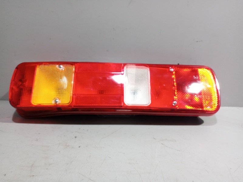 Recambio de piloto trasero izquierdo para volvo fh xxx 12.8 diesel referencia OEM IAM   